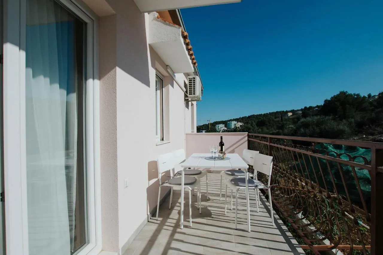 Blaise Apartment Trogir 0*,